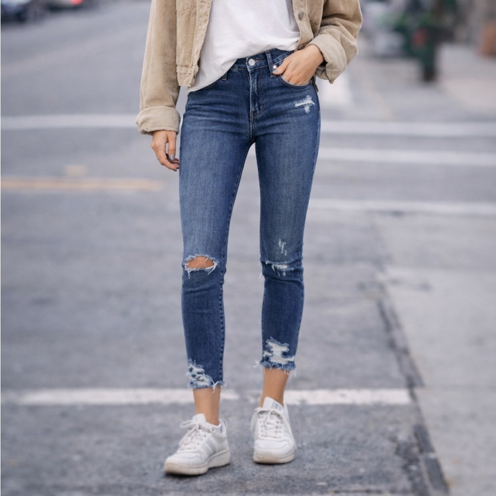 AGOLDE Sophie Crop Jeans Distressed High Rise Medium Wash Denim 36257